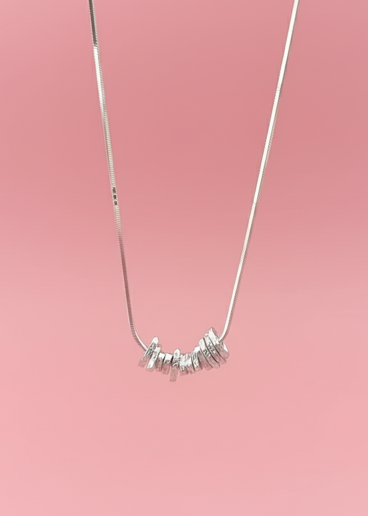 Colar pedras de aço